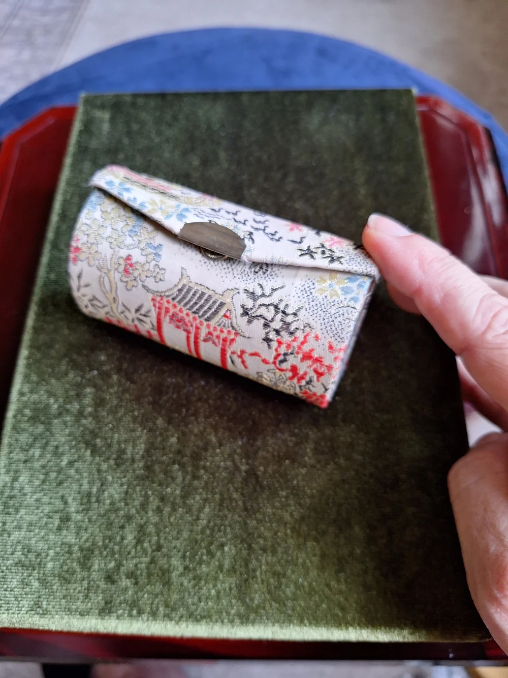 Silk Fabric Vintage Mini Lipstick Case - Ivory with Red Floral Motif